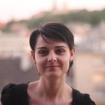 Profilo di Maria-lourdes